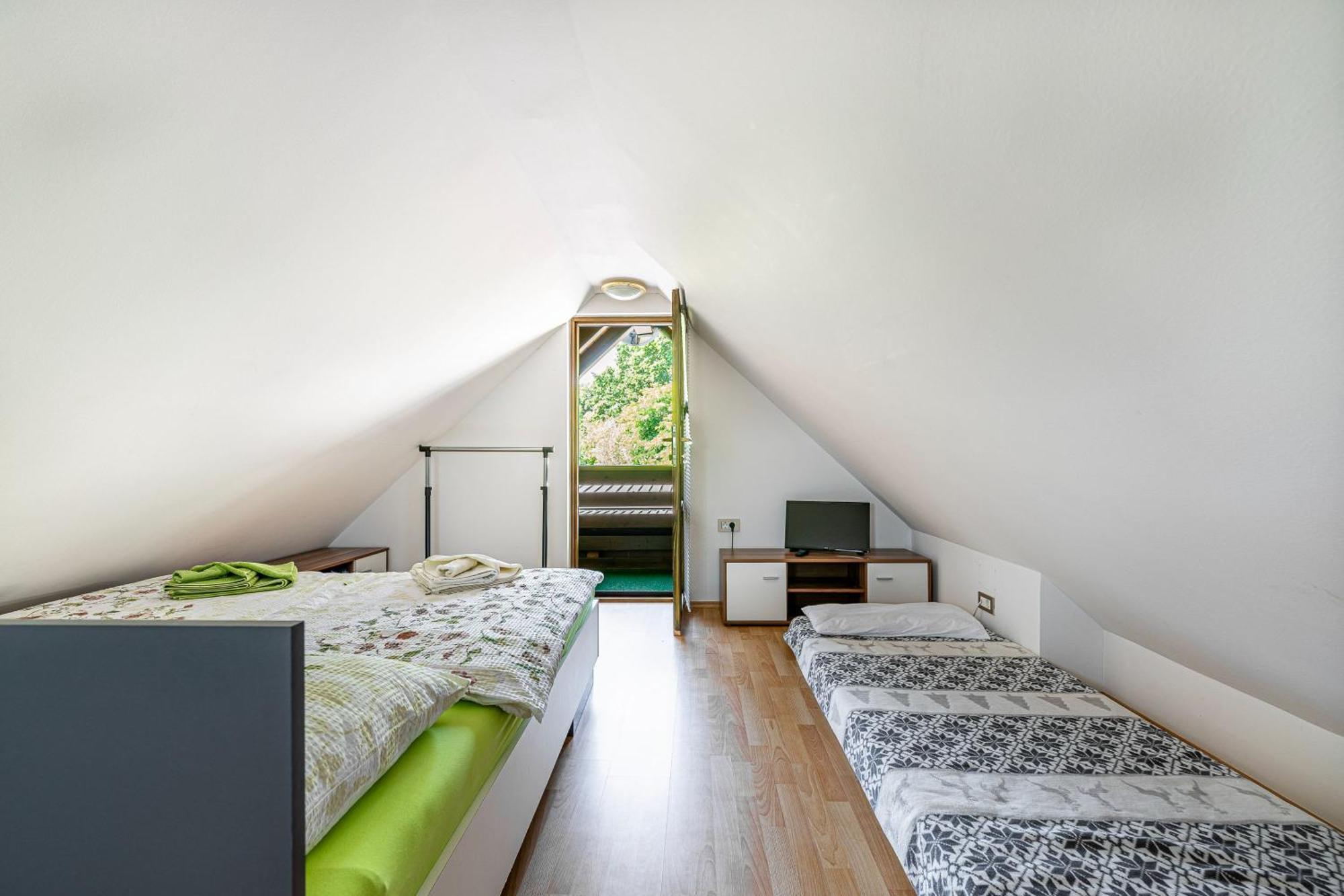 Fokovci Ladybug House With Whirlpool - Happy Rentals מראה חיצוני תמונה